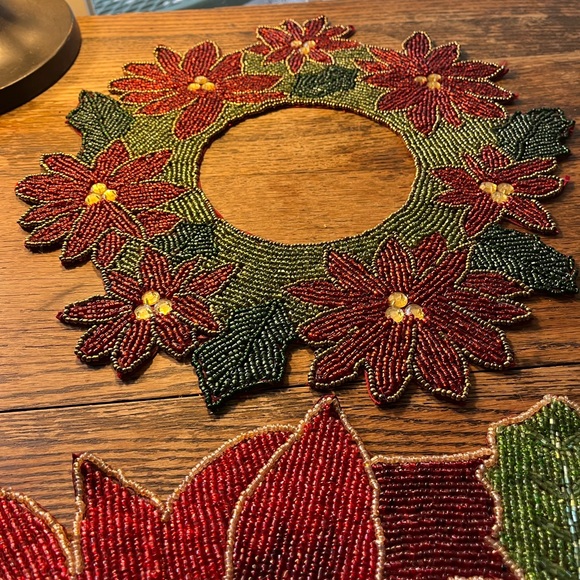 Christmas beaded Table runner and charger. - Picture 7 of 15